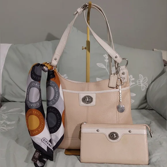 Coach Beige Shoulder Bag with Scarf and Wallet - Picture 15 of 15